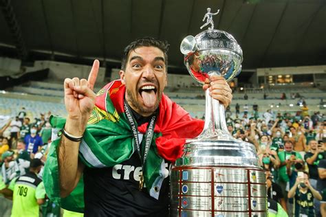 É como colocar moedinhas no nosso porquinho. Paraense que foi comandado por Abel Ferreira em Portugal ...