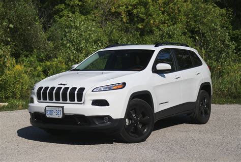 New safety aids are also available including forward collision warning, parallel/perpendicular park. Review: 2015 Jeep Cherokee 4x2 North | Canadian Auto Review