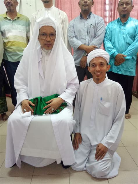 Ciri ahlus sunnah wal jama'ah (aswaja) ciri ahli sunnah di zaman akhir itu, dalam aqidah menganut imam abul hasan. CAHAYA KEHIDUPAN TAUHID: Tuan Guru Baba Ismail Sepanjang ...
