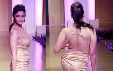 Wardrobe Malfunction Of Bollywood Actress