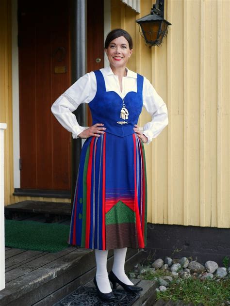 Suomipuku Kansallispuvussa Finnish Costume Folk Costume National