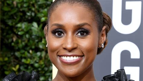 Insecures Issa Rae 75th Annual Golden Globe Awards Red Carpet Makeup
