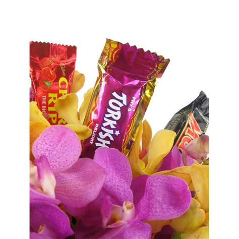 Choose cakes, flowers, chocolates and much more. Sweet Mix Flowers and Chocolates | Delivered Throughout ...