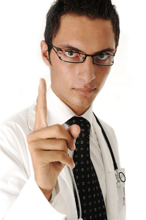 Doctors can compel you to remove negative reviews from Angie's List