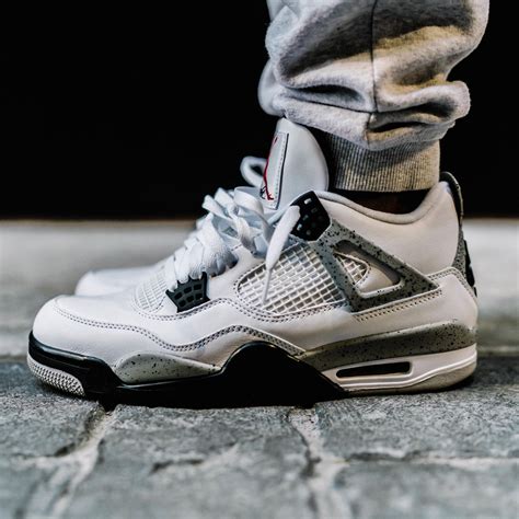Jordan 4 Cement Nike