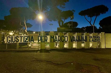 Marco vannini ha perso la vita il 15 maggio 2015 mentre si trovava a casa della famiglia della sua la storia processuale è forse ancora più ingarbugliata e ha trovato la sua conclusione il 29 gennaio. Compare uno striscione per Marco Vannini degli ultras ...