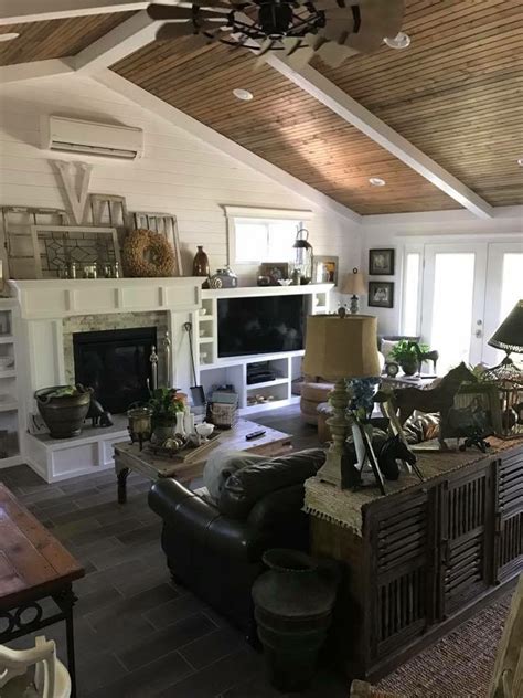 See more ideas about decor, modern rustic decor, house interior. Pin by Shelly Katzung on Rustic Modern Home Decor | Home ...