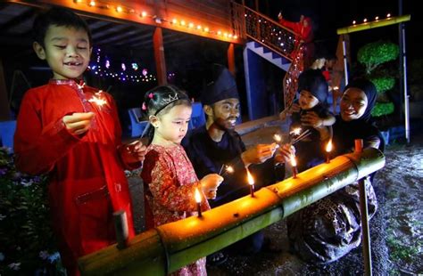 Gambar Suasana Hari Raya Aidilfitri Di Kampung Gambar Suasana