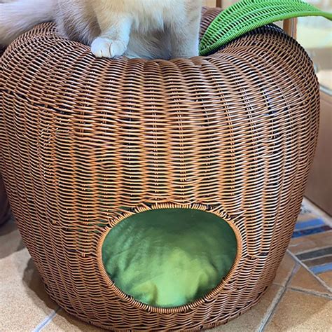460mm Rattan Cat Bed Woven Apple Shape Dome Cat Cave In Brown