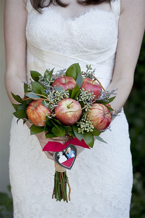They can add casual touches to more formal designs. 32-breath-taking-bridal-bouquets-with-unique-design-1 ...