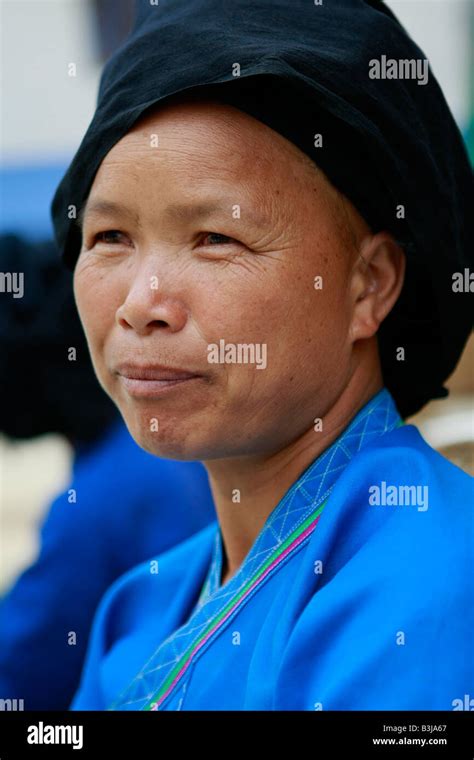 Nung Tribeswoman At The Market Hoang Su Phi Vietnam Stock Photo Alamy