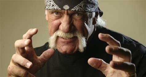 Hulk Hogan Se Quema La Mano Y Le Obligan A Pedir Disculpas Cultture