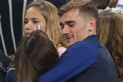 Antoine Griezmann Et Erika Choperena Deux Amoureux à Madrid