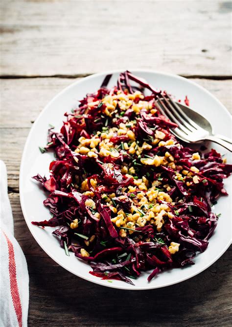 Rode kool salade met bieten en walnoten Red Cabbage Salad Purple