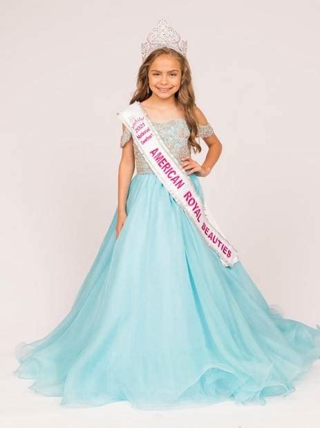 Vernon Hills Girl Wins National American Royal Beauties Pageant