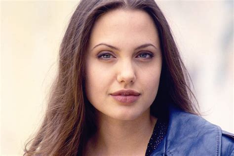 Angelina Jolie Découvrez Son évolution Physique En Images Voici