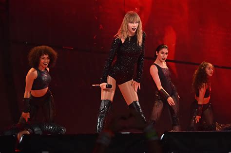 Taylor Swift Falls On Stage Fan Reactions Time