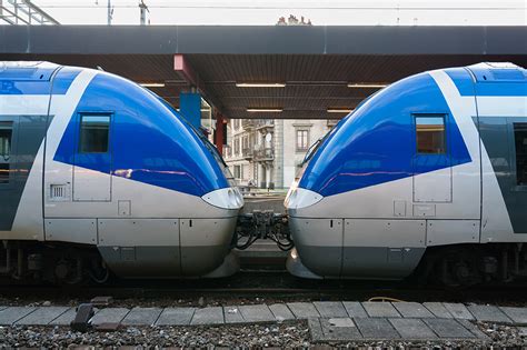 Un agent sera à votre écoute pour prendre votre réservation. Billets de train en ligne | Réserver un billet de train ...