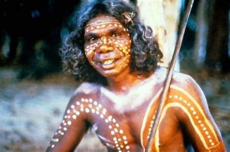 Ако харесвате crocodile dundee / дънди крокодила (1986) гледайте още David Gulpilil | Crocodile dundee, Dundee, Australian people