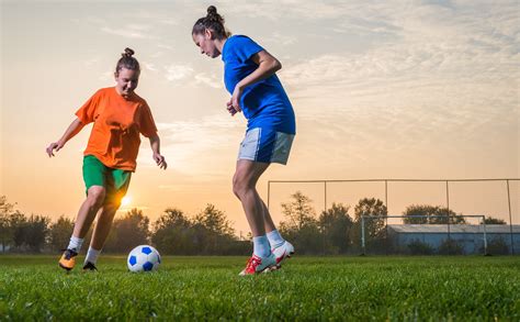 Beneficios De Jugar Al Fútbol Para Las Mujeres Bekia Fit