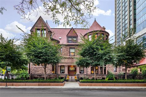 A Look Inside The Chicagos Historic Thompson House Listed For 219m