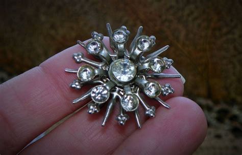 VINTAGE BROOCH STARBURST Snowflake Design Silver Tone Pin Etsy
