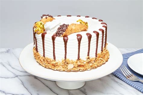 Easy sponge cake made for 6 inch baking pan. Buy Cannoli Cake - 6 Inches Online | Mercato