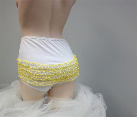 Vintage Lace Ruffle Panty White Nylon Rhumba Panty With