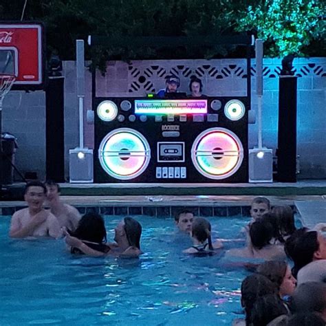 90s Pool Party