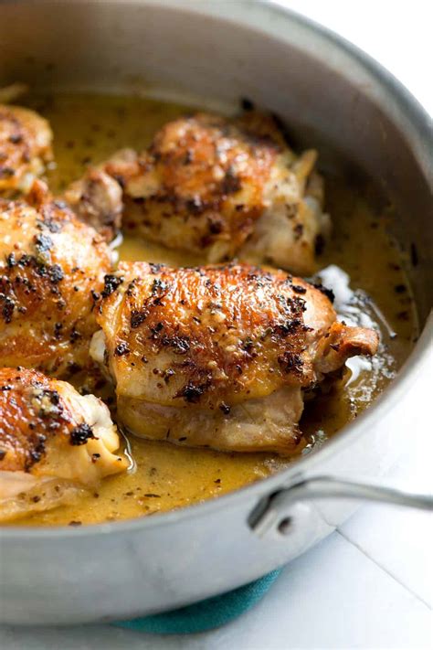 easy lemon chicken thighs recipe with herbs