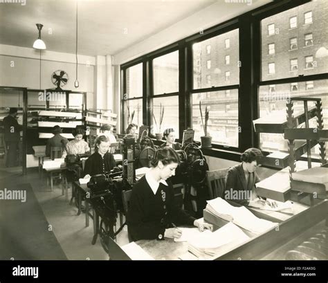 Secretarial Pool 1940 Hi Res Stock Photography And Images Alamy