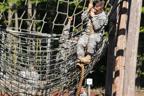 Soldiers Learn Essential Combat Skills During Air Assault School