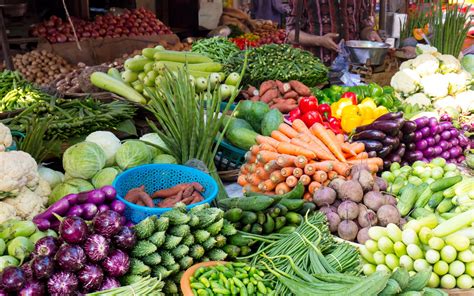 People throng vegetable market in Agartala amid lockdown