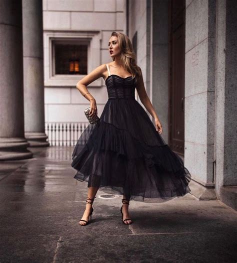 When it comes to black tie events, it usually calls for an elegant and sophisticated evening dress or an extremely dressy cocktail dress with embellishments. Pin by Alyssa Scott on Style | Black tie wedding guest ...