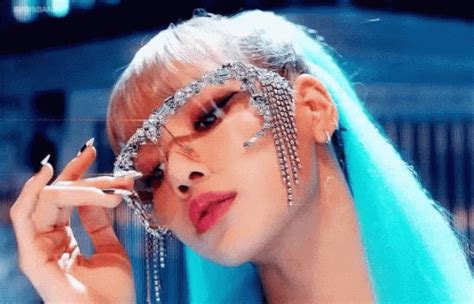 Rum, pum, pum, pum, pum, pum, pum. Lisa Kill This Love GIF - Lisa KillThisLove Blackpink ...