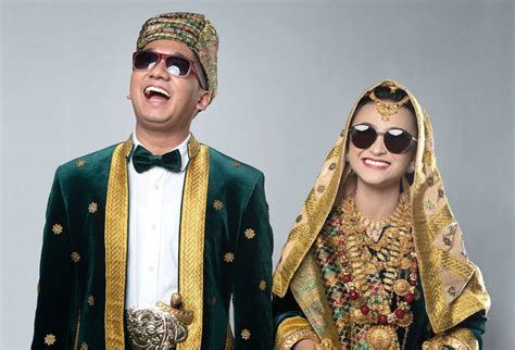 Download beautiful, curated free backgrounds on unsplash. Foto Prewedding: Foto Prewedding Adat Bugis Makassar