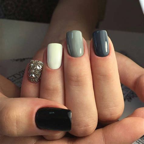 Grey and white design nails. @anastasiyadri grey nails, gray nails, black nails, nail ...