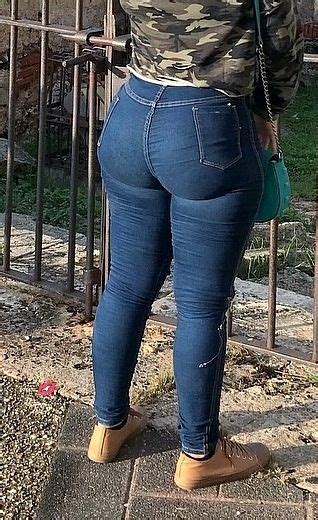 mexican thick wifey material tights leggings tight pants parades curves attractive booty