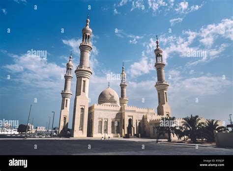 Sheikh Zayed Mosque Mosque In Ras Al Khaimah Stock Photo Alamy