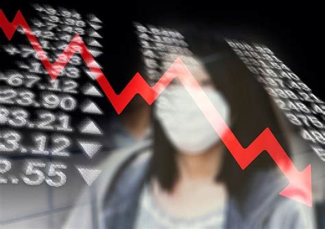 이날 오전 뉴욕증시의 나스닥 지수는 장중 한때 5% 가까이 떨어진 11,433.45를 기록했다. 뉴욕증시 코로나19 재확산 우려에 폭락…나스닥 하루 만에 1만선 ...