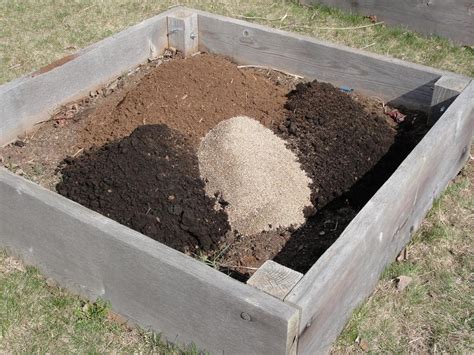 How To Amend Raised Bed Garden Soil Hubpages