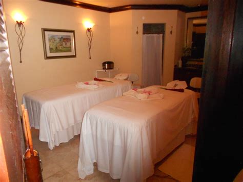 couple s massage room massage room decor bodywork vacation spots be perfect linens room