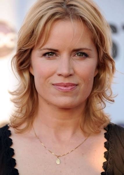 Kim Dickens Body