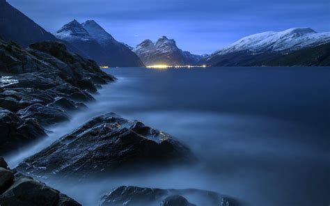 High Resolution Photo Of Mountains Desktop Wallpaper Of Lake Night