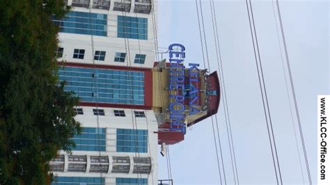 It was the former western terminus for passenger services on the line. Kelana Centre Point