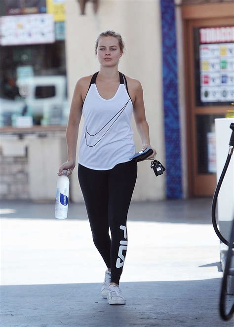 Margot Robbie 2017 Margot Robbie Heads To A Gym In Los Angeles 02