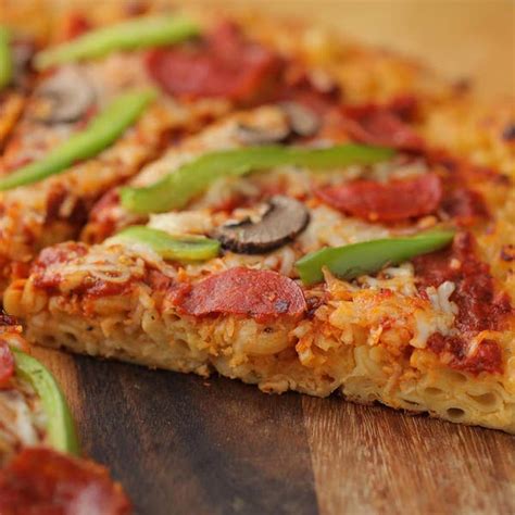 Mac ‘n Cheese Crust Pizza Recipe By Tasty
