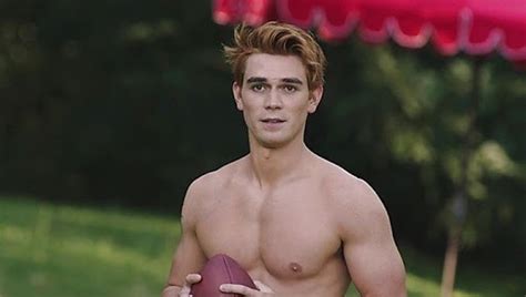 Keneti james fitzgerald apa (born 17 june 1997) is a new zealand actor, singer, and musician. Riverdale: KJ Apa confesó que lo incomoda hacer escenas ...