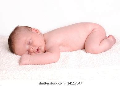 Retrato de un bebé recién nacido foto de stock editar ahora
