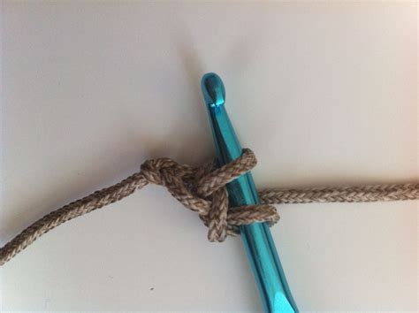 How to single crochet will have you on your way to making items from simple granny squares to beautiful bridal bouquets. Learn the Foundation Single Crochet... And Ditch the Chain ...